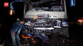 VIDEO: Kondisi Bus Sugeng Rahayu Dan Truk Usai Tabrakan di Ngawi