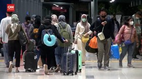 Video: Stasiun Senen Mulai Ramai Calon Penumpang Liburan Nataru