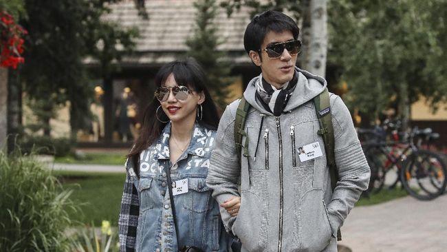 Wang Leehom memutuskan hiatus dari dunia hiburan setelah drama perceraiannya dengan Lee Jinglei mengemuka ke publik beberapa hari terakhir. 