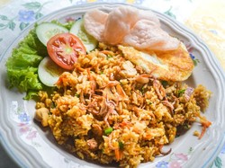 10 Nasi Goreng Enak Buatan Resto & Hotel, Cocok untuk Inspirasi Usaha!