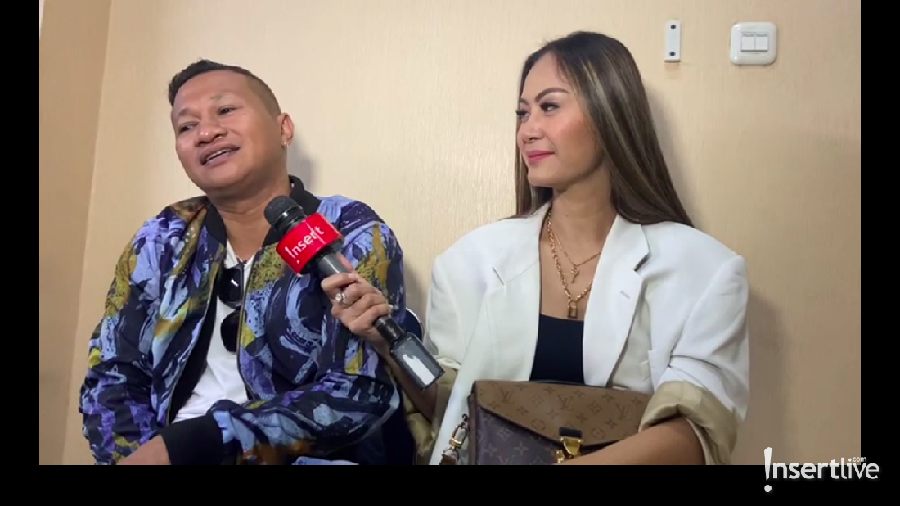 10 Tahun Pernikahan Tanpa Isu Miring, Ini Rahasia Mang Saswi 10 Tahun Pernikahan Tanpa Isu Miring, Ini Rahasia Mang Saswi