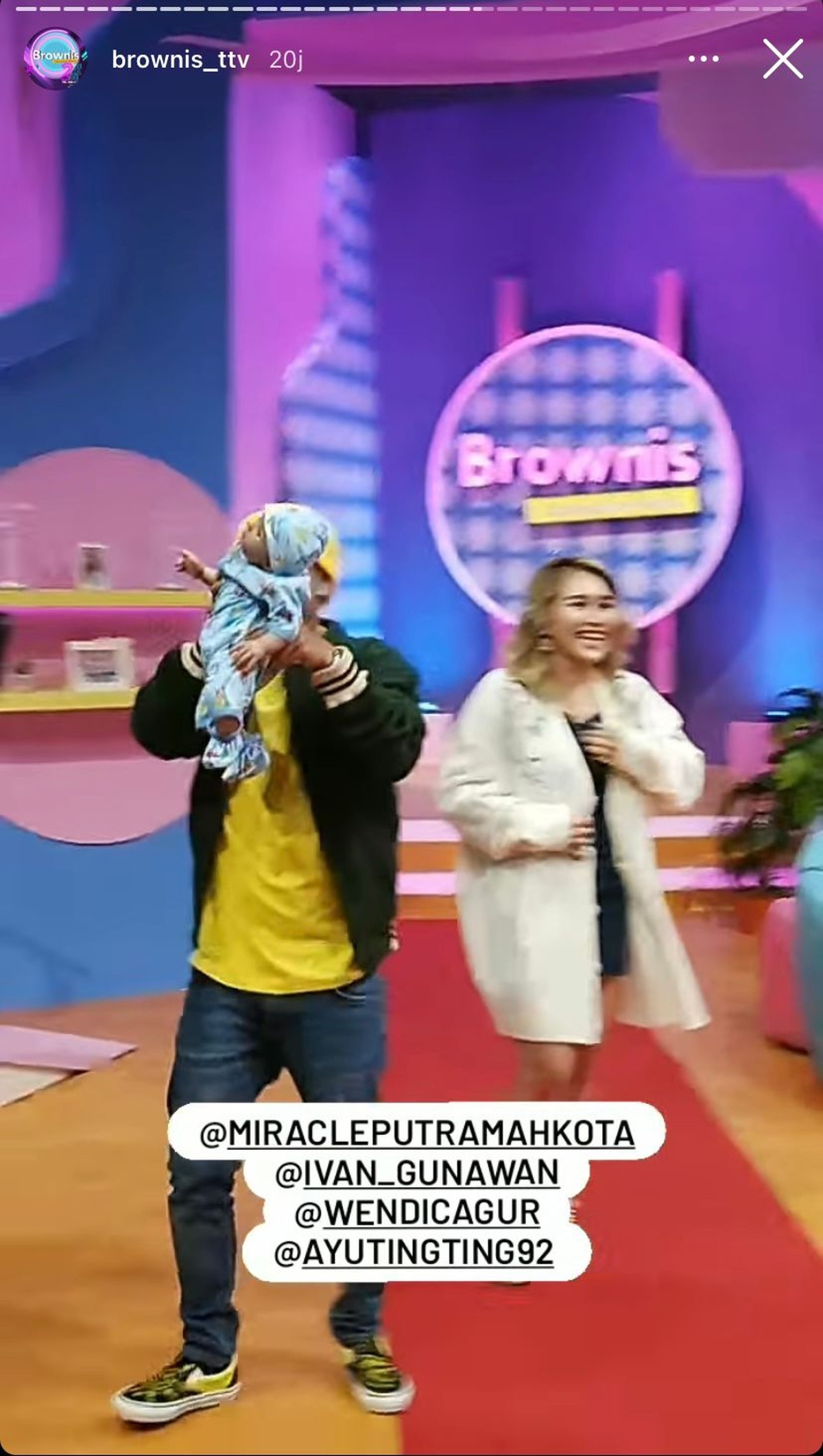 Putra Ivan Gunawan&comma; Miracle Putra Mahkota atau dipanggil Eqqel jadi sorotan&period; Yuk intip potret Eqqel bersama para selebritis Tanah Air&excl;