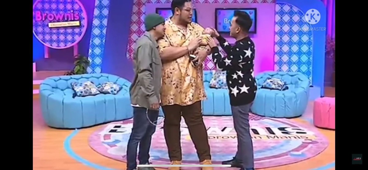 Putra Ivan Gunawan&comma; Miracle Putra Mahkota atau dipanggil Eqqel jadi sorotan&period; Yuk intip potret Eqqel bersama para selebritis Tanah Air&excl;