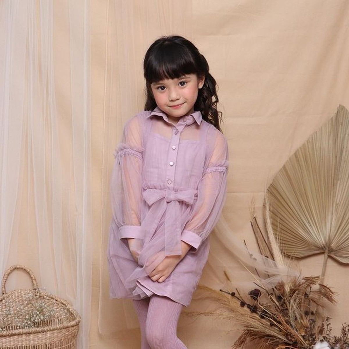 Baru-baru ini Gading melakukan sesi pemotretan dan modelnya adalah Gempita putri tunggalnya jadi sorotan&period; Yuk intip potretnya&excl;