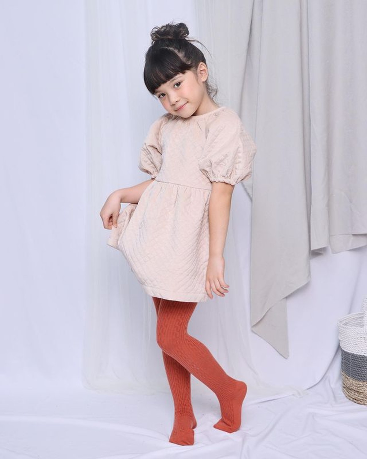 Baru-baru ini Gading melakukan sesi pemotretan dan modelnya adalah Gempita putri tunggalnya jadi sorotan&period; Yuk intip potretnya&excl;