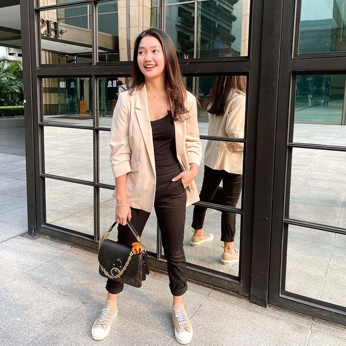 Sebelumnya&comma; Chika seleb TikTok diketahui berpacaran dengan Thariq Halilintar dan mengaku belum putus&period; Yuk intip potretnya&excl;