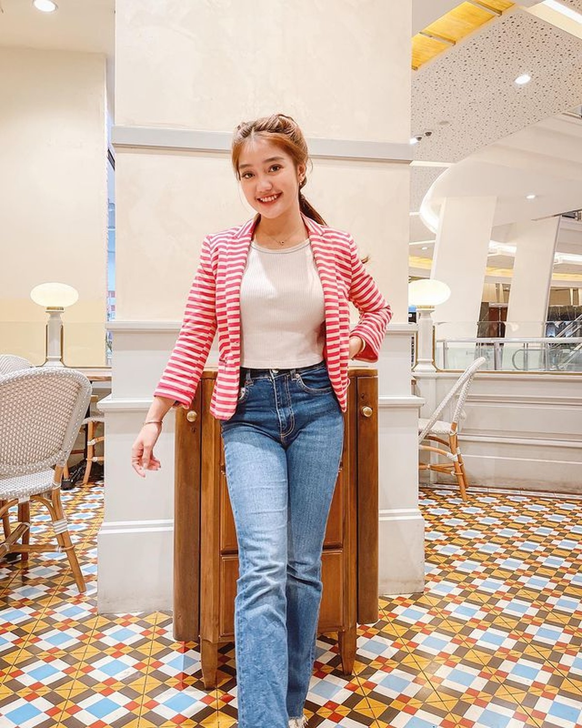 Sebelumnya&comma; Chika seleb TikTok diketahui berpacaran dengan Thariq Halilintar dan mengaku belum putus&period; Yuk intip potretnya&excl;