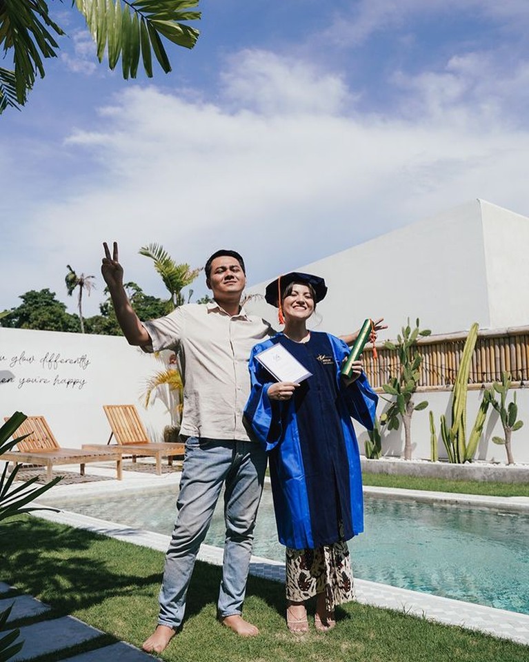 7 Potret Marsha Aruan Wisuda Sarjana 7 Potret Marsha Aruan Wisuda Sarjana