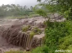 Daerah Aliran Sungai Kembali Diterjang Banjir Lahar Dingin Semeru