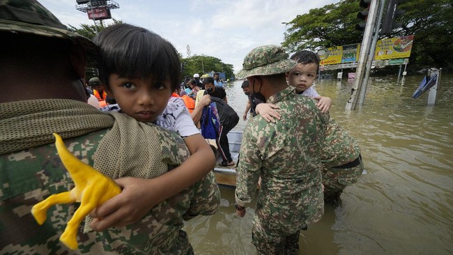 Seorang WNI di Malaysia menyediakan tumpangan bagi sekitar 140 orang ketika Negeri Jiran dilanda banjir selama beberapa hari belakangan.