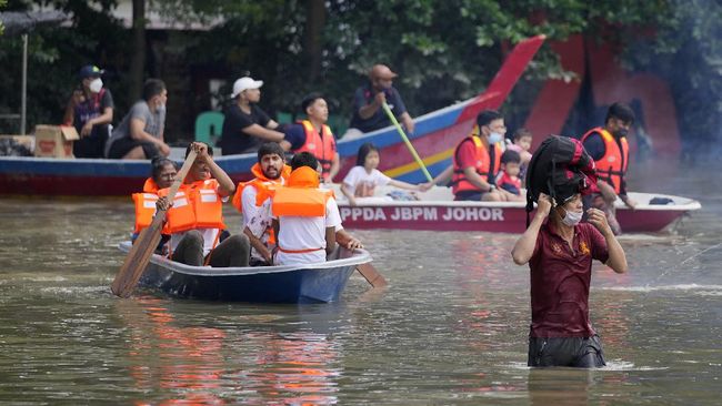 Warga Malaysia Trauma Banjir, Buru-buru Berkemas saat Hujan Turun