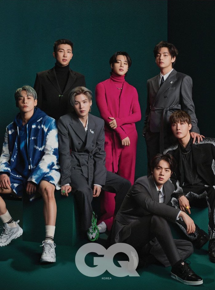 BTS pun menjadi cover kedua majalah tersebut, untuk GQ Korea akan menjadikan delapan sampul, satu dengan ketujuh anggota dan tujuh sampul secara solo. Mereka sendiri memang menjadi brand ambassador untuk merk mewah Louis Vuiton.(@voguekorea)