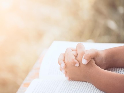 Bunda, Ini 7 Cara Ajari Makna Natal yang Sesungguhnya kepada Si Kecil