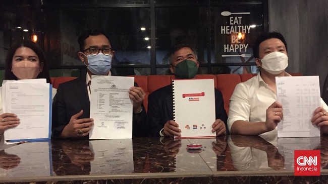 Dua direktur Alfamart kembali dilaporkan ke polisi oleh mitra waralabanya terkait dugaan penipuan dan penggelapan.
