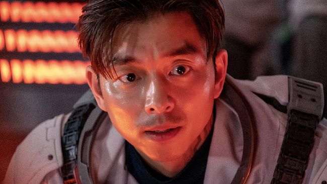 Gong Yoo mengaku dirinya tak bisa melewatkan pertandingan bola basket NBA, meskipun saat dikirim ke Bulan.
