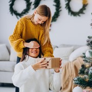 5 Rekomendasi Hadiah Natal untuk Ibu Tersayang dengan Budget Rp100 Ribuan, Ramah di Kantong dan Bermanfaat Banget!