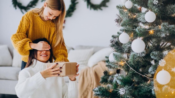 5 Rekomendasi Hadiah Natal untuk Ibu Tersayang dengan Budget Rp100 Ribuan, Ramah di Kantong dan Bermanfaat Banget!