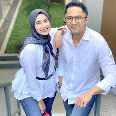 Hengky Kurniawan Digoda Siswi SMA, Istri: Aman dalam Pelukan Saya