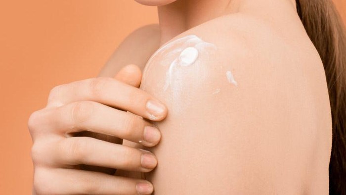 Biar Nggak Busik, Ini Waktu Terbaik Pakai Body Lotion untuk Kulit Kering di Musim Hujan Biar Nggak Busik, Ini Waktu Terbaik Pakai Body Lotion untuk Kulit Kering di Musim Hujan