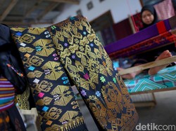 Subahnale, Motif Tenun Sasak Lombok yang Erat dengan Subhanallah