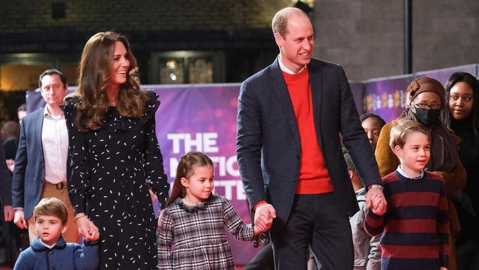 Intip Potret Kekompakan Kate Middleton sang Calon Ratu Inggris Bersama Ketiga Anaknya! Intip Potret Kekompakan Kate Middleton sang Calon Ratu Inggris Bersama Ketiga Anaknya!