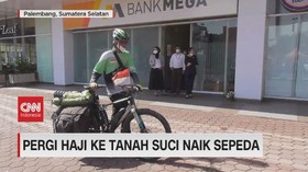 img-title VIDEO: Pergi Haji Ke Tanah Suci Naik Sepeda