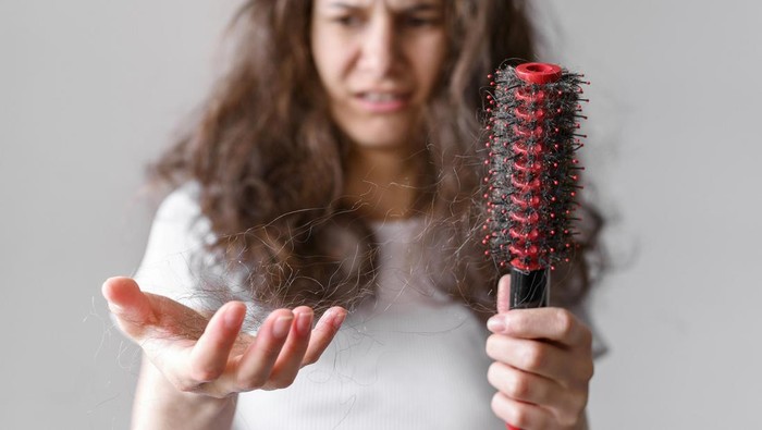 Sampo dengan Kandungan Biotin Bisa Atasi Masalah Rambut Rontok? Simak Faktanya di Sini! Sampo dengan Kandungan Biotin Bisa Atasi Masalah Rambut Rontok? Simak Faktanya di Sini!