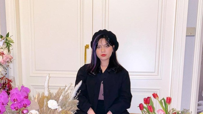 Inspirasi Pakaian Natal untuk Tubuh Curvy ala Beauty Vlogger Sarah Ayu!