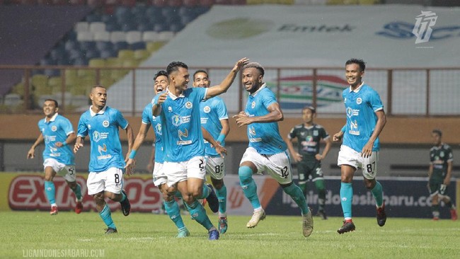 Penyerang Sulut United Patrich Wanggai tanggapi dingin serangan netizen yang ditujukan kepadanya usai memamerkan alat kelaminnya di Liga 2 2021.