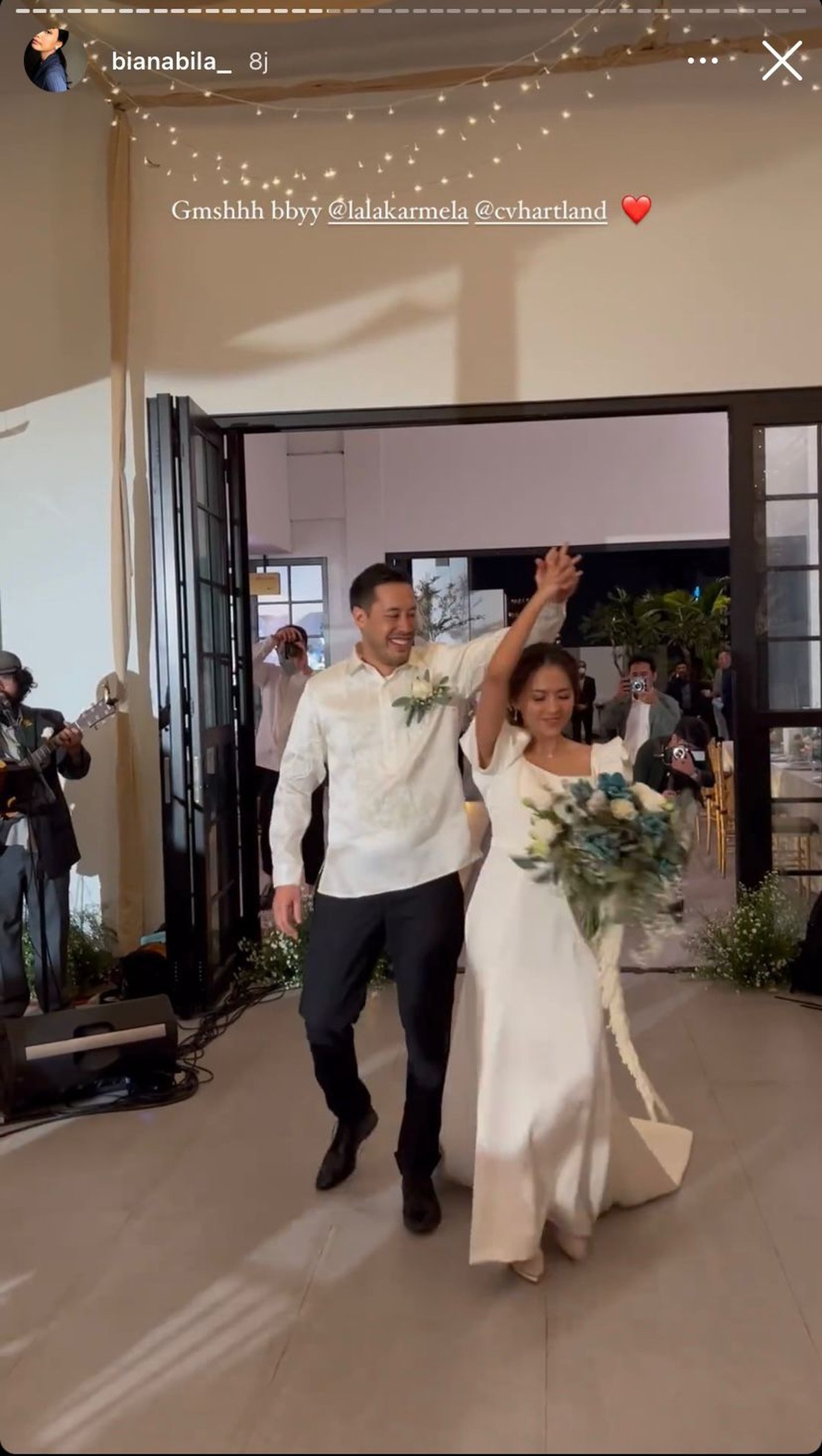 Ini adalah momen perdana bagi Aurel bertemu mertuanya secara langsung&period;