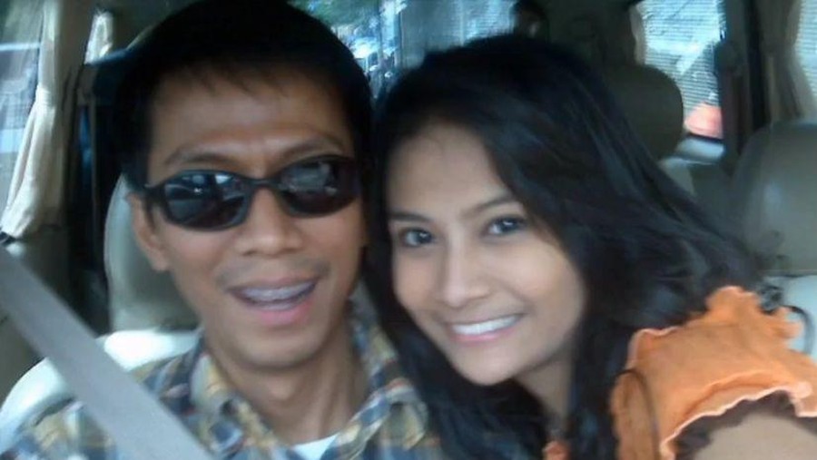 Doddy Sudrajat memperingati hari ulang tahun mendiang Vanessa Angel mengunggah foto kenangan mereka. Yuk intip potretnya!