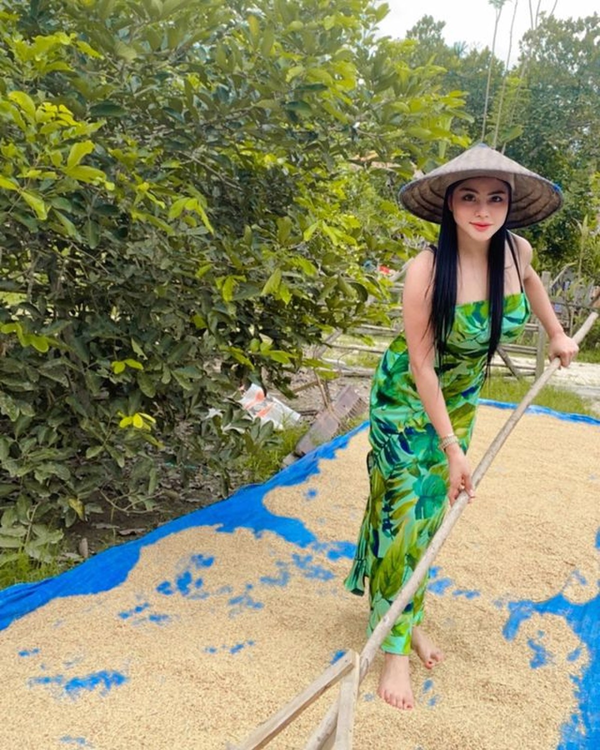 7 Potret Tisya Erni yang Terseret Kasus Prostitusi Selebgram TE