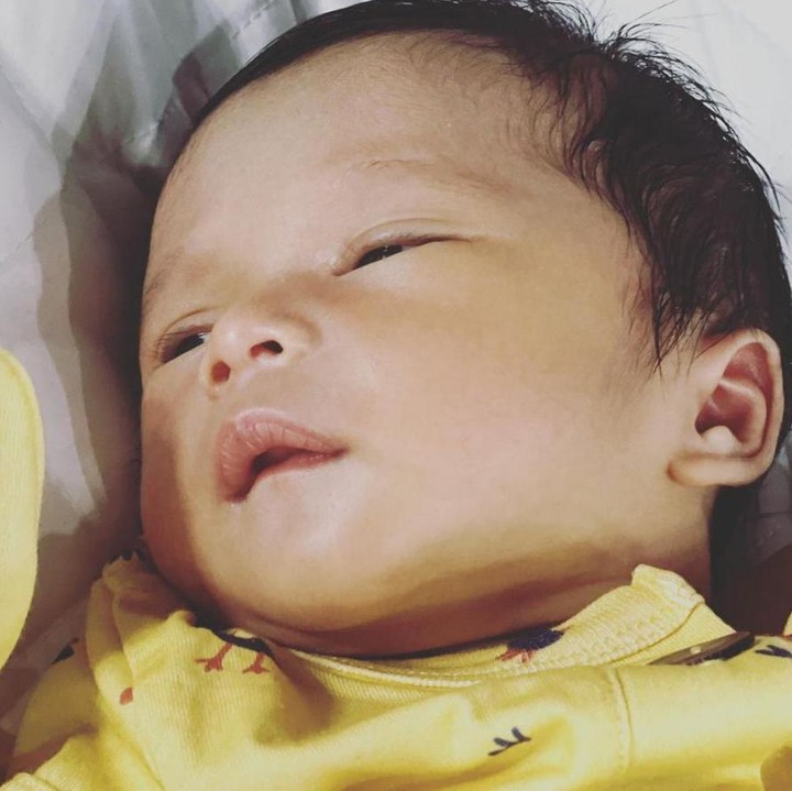 <p>Tak hanya menjadi sumber kebahagiaan Sule dan Nathalie, warganet juga menyambut kelahiran <em>baby</em> Adzam dengan sukacita. Mereka saling mendoakan dan memuji <em>baby</em> Adzam. (Foto: Instagram @ferdinan_sule)</p>
