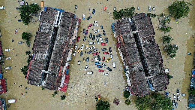Korban tewas akibat banjir yang melanda Malaysia bertambah menjadi 46 orang. Lima orang lainnya masih hilang.