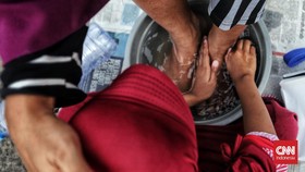 FOTO: Basuh Kaki Ibu Bentuk Kasih di Perayaan Hari Ibu