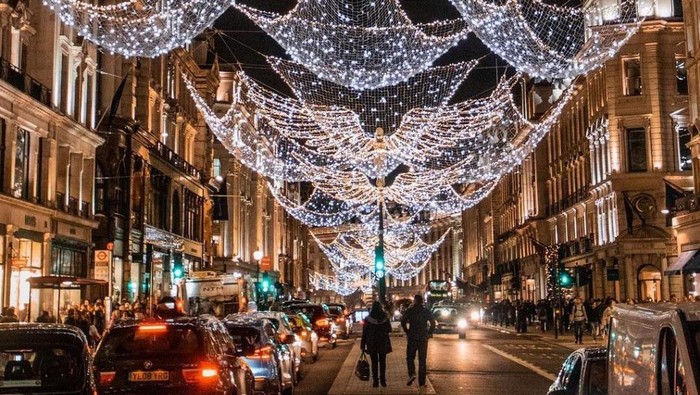 Mengintip 7 Tradisi Natal di Inggris, Simpan Dulu karena Ada yang Bisa Jadi Tujuan Wisata Nanti Nih!
