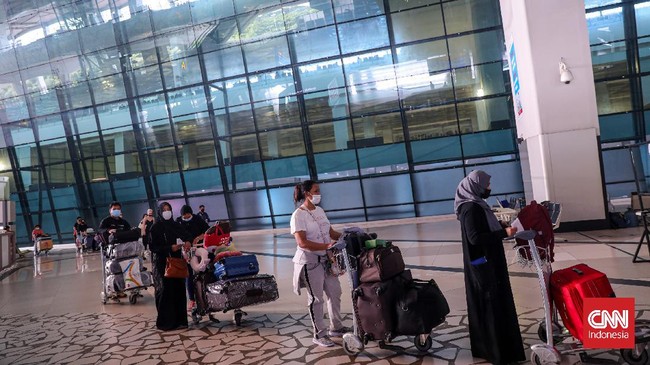 Satlantas Polresta Bandara Soekarno-Hatta meminta warga yang menjemput anggota keluarga di bandara datang tepat waktu guna menghindari penumpukan parkir. 