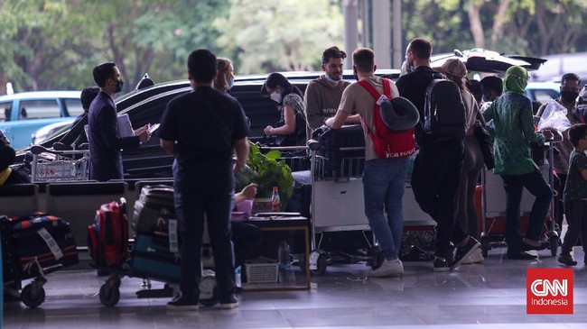 Angka kedatangan dari luar negeri ke Bandara Soetta diklaim masih sesuai prediksi, yakni berkisar di angka 3.000 orang per hari.
