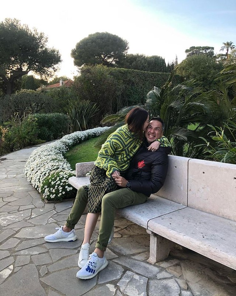 Kini Tinggal di Amerika, Intip 8 Potret Julie Estella dan Suami Makin Mesra Semenjak menikah, Jullie Estelle dan David Tjipto menetap di Amerika dan semakin mesra. Yuk kita intip potretnya!