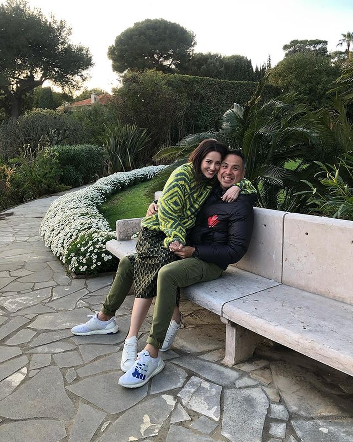 Semenjak menikah&comma; Jullie Estelle dan David Tjipto menetap di Amerika dan semakin mesra&period; Yuk kita intip potretnya&excl;