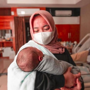 Protes Tak Dikasih Hadiah saat Live Bareng Rayyanza, Mba Lala Tuai Kritikan