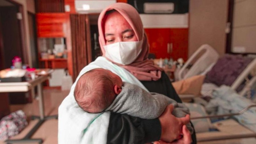 Potret Mbak Lala, pengasuh Rafathar.