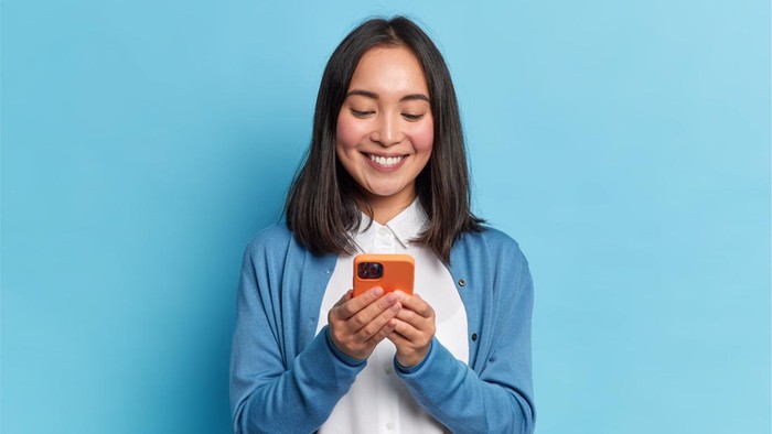 Sering Share Konten Bahagia di Media Sosial, Mungkinkah Sebenarnya Lagi Nggak Baik-baik Aja?