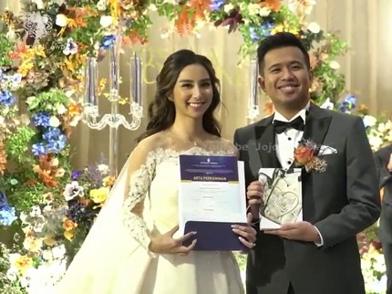 7 Potret Pernikahan Joshua Suherman & Clairine Christabel, Bahagia Penuh Haru