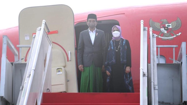 Jokowi dan Ma'ruf Amin telah tiba di arena muktamar ke-34 NU untuk menghadiri pembukaan kegiatan akbar nahdliyin tersebut di Lampung.