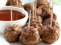 Resep Bola-bola Daging Goreng Saus Tomat Pedas yang Gurih Renyah