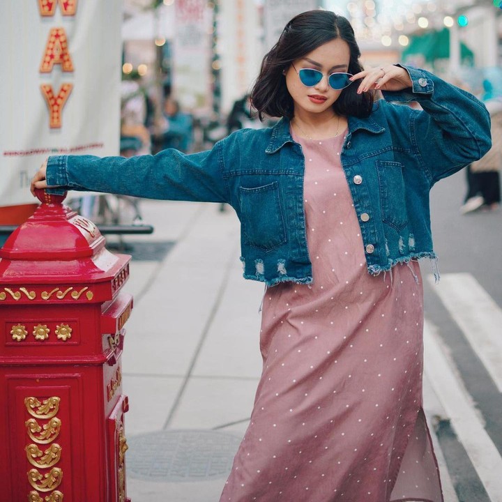 <p>Melalui akun media sosial pribadinya, Ulfi kerap bagikan potret keseharian dengan outfit keren. (Foto: Instagram @ulfidmy)</p>