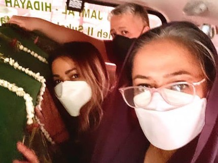 Momen Pilu Nirina Zubir Antar Jasad Ayahanda ke Peristirahatan Terakhir