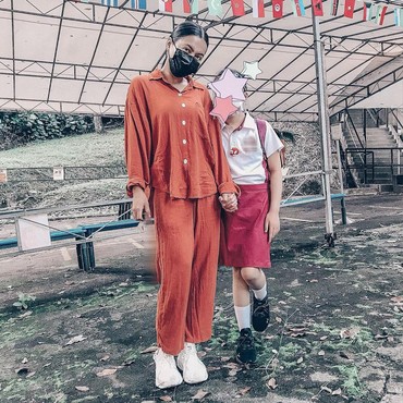 Alasan Denada Masih Belum Berani Bawa Anak Pulang ke Indonesia