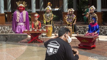 ALAT MUSIK GAMBANG KROMONG
